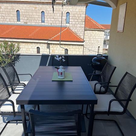 Luxury Apartment Rougemarin Pakostane Exterior photo